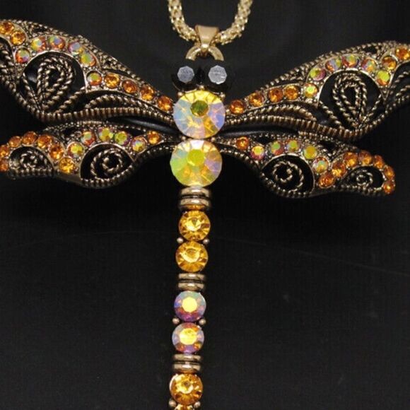 💛 Betsey Johnson stunning crystal dragonfly necklace 💛 - Picture 2 of 7